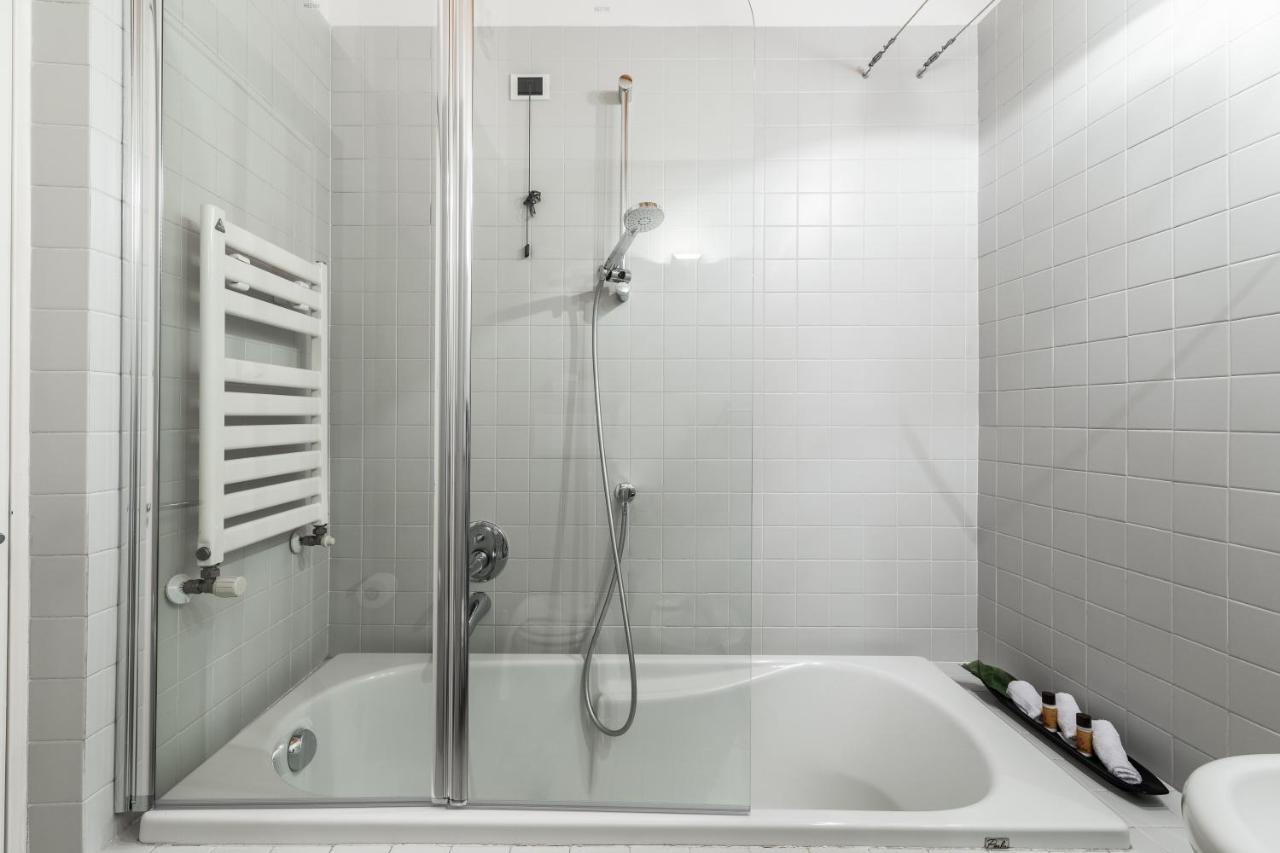 קומו A Casa Nuccia Mansarda By Holiday Solutions מראה חיצוני תמונה